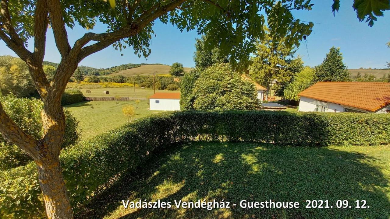 Vadaszles Vendeghaz Bukkszentmarton Exterior photo