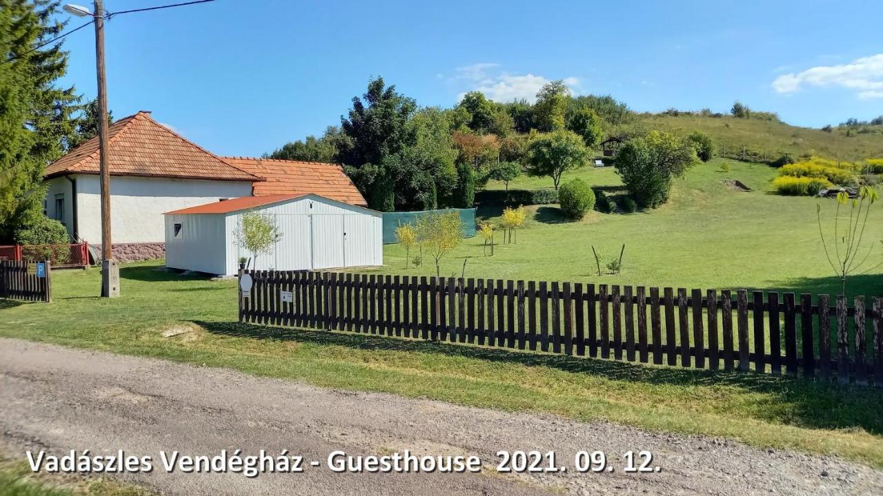 Vadaszles Vendeghaz Bukkszentmarton Exterior photo